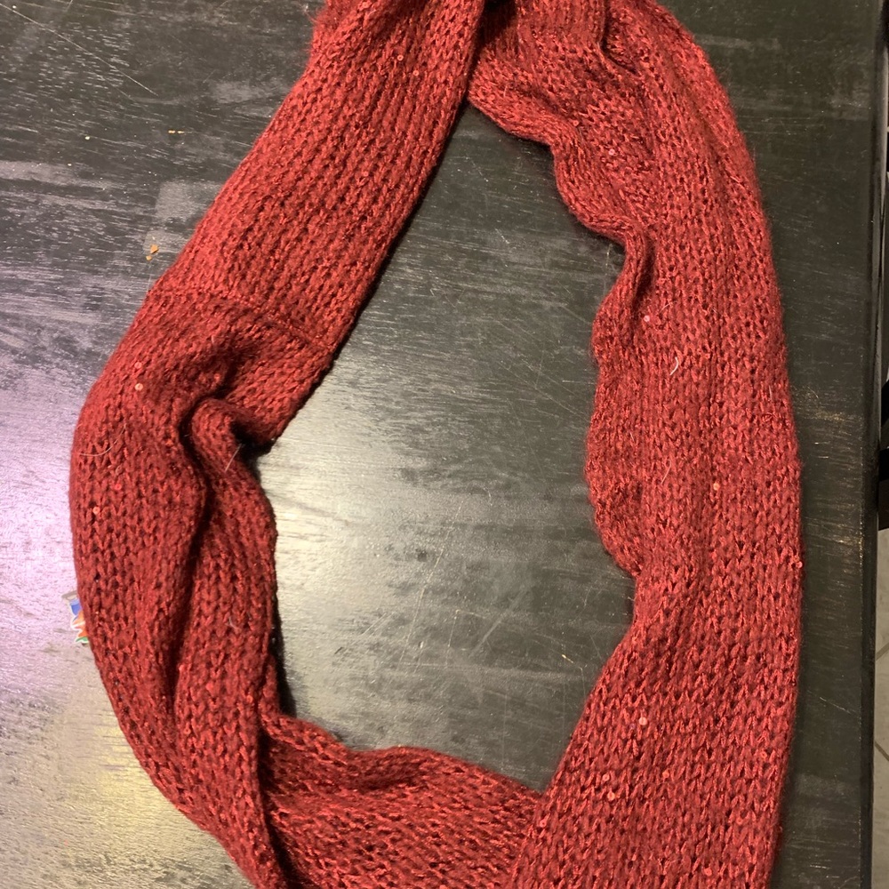 Maroon infinity scarf